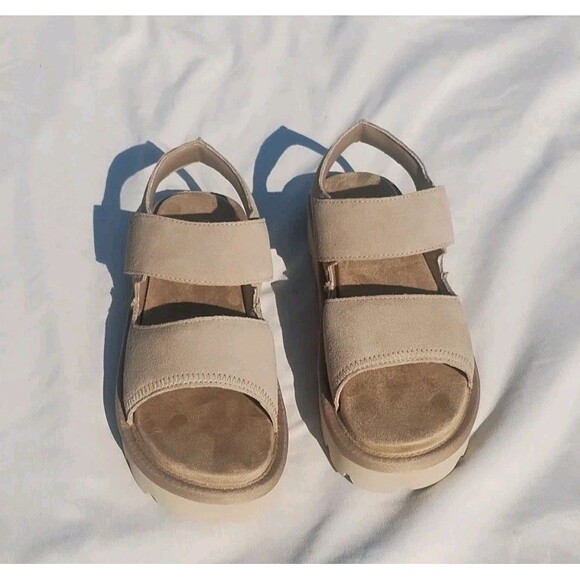 Koolaburra by UGG Tizz Sandal Womens Size 8 Desert Stone Suede Adjustable NEW - Picture 1 of 5